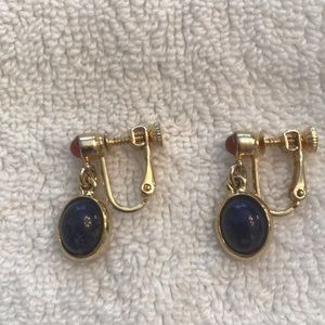 Gold tone screw back clip on earrings